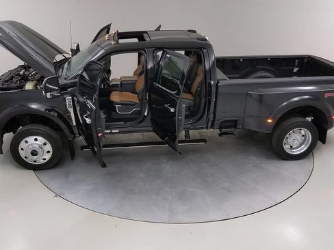 Certified 2024 Ford F450 Platinum w/ FX4 Off-Road Package AWD/4WD image 58