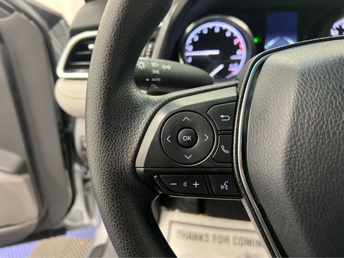 Used 2018 Toyota Camry LE image 18