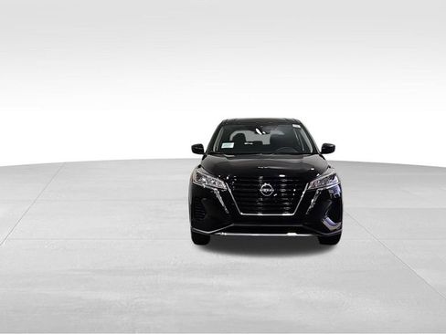 New 2025 Nissan Kicks Play S FWD image 9
