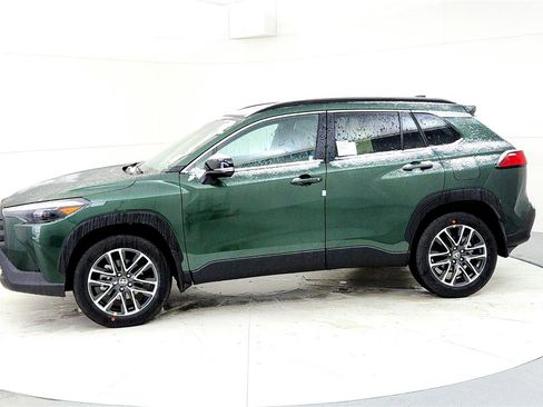 New 2026 Toyota Corolla Cross XLE image 3