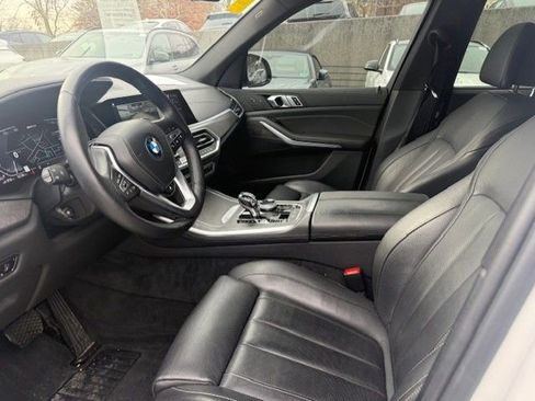Certified 2022 BMW X5 xDrive45e w/ Executive Package image 3