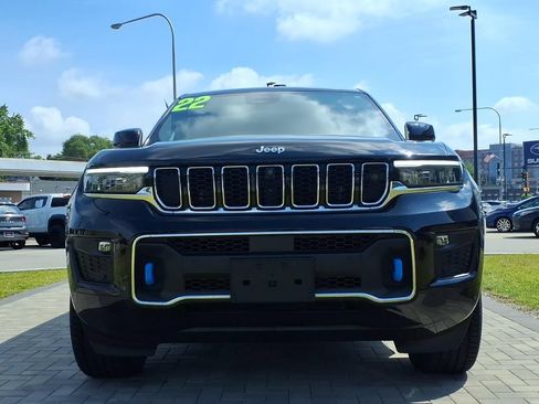 Used 2022 Jeep Grand Cherokee Overland w/ Advanced Protech Group III AWD/4WD image 2
