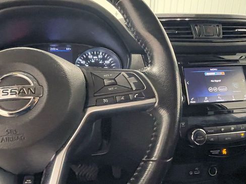 Used 2020 Nissan Rogue SV image 30