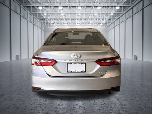 Used 2022 Toyota Camry LE w/ Convenience Package FWD image 9