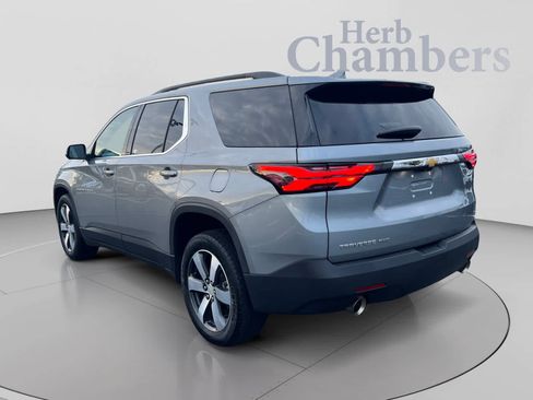 Used 2023 Chevrolet Traverse LT w/ LT Premium Package AWD/4WD image 3