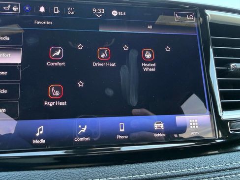 Used 2024 Chrysler Pacifica Touring FWD image 40