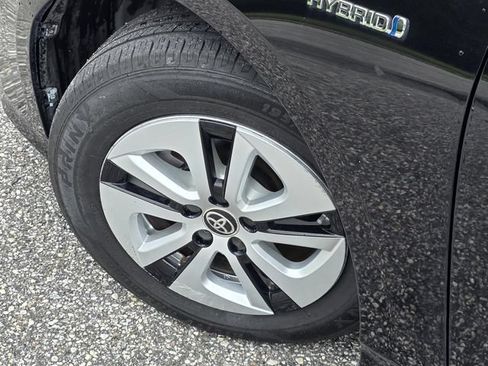 Used 2016 Toyota Prius Two FWD image 32