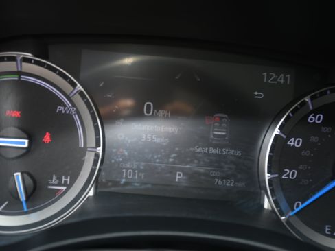 Used 2022 Toyota Highlander XLE FWD image 14