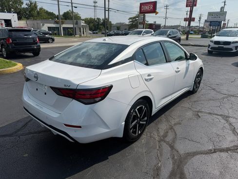 Used 2024 Nissan Sentra SV FWD image 6
