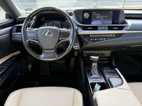 Used 2020 Lexus ES 300h w/ Premium Package image 8