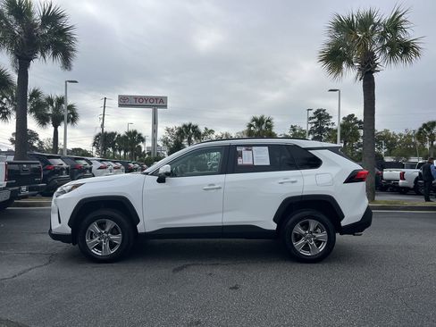 Used 2025 Toyota RAV4 XLE image 7