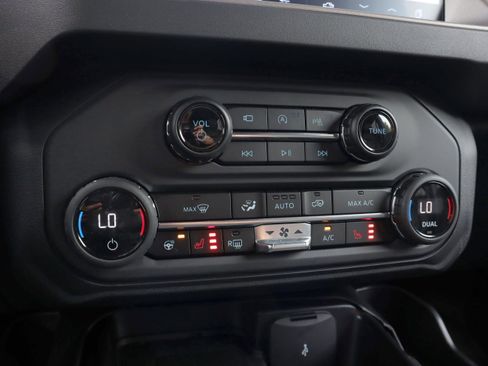 Used 2025 Ford Bronco Outer Banks AWD/4WD image 16