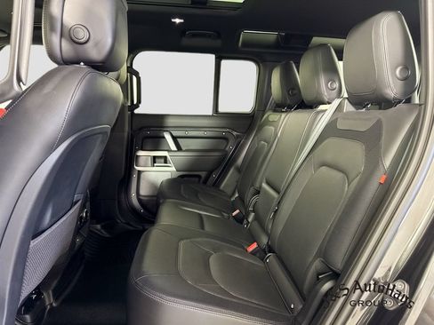 Used 2023 Land Rover Defender 110 X-Dynamic SE AWD/4WD image 28