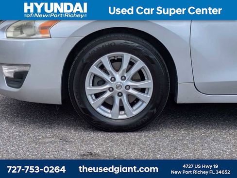 Used 2014 Nissan Altima 2.5 S w/ Sport Value Package FWD image 10