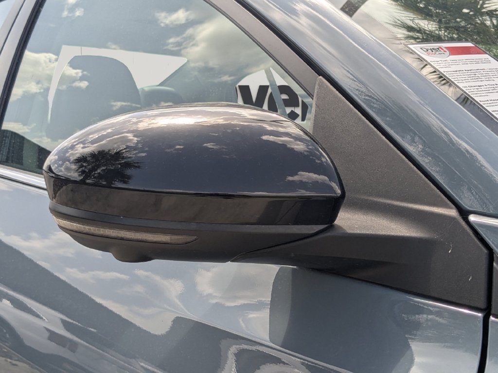 Used 2025 Nissan Sentra SR w/ SR Premium Package FWD image 11