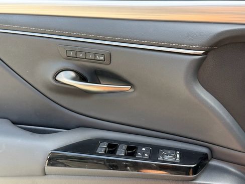 Used 2023 Lexus ES 350 F Sport w/ Accessory Package (Z2) FWD image 25