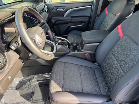 Used 2024 Chevrolet Colorado Z71 w/ Z71 Convenience Package 2 AWD/4WD image 11