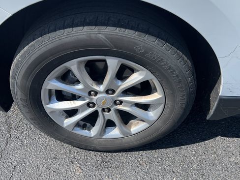 Used 2018 Chevrolet Equinox LS FWD image 9