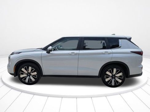 New 2026 Mitsubishi Outlander SE image 7