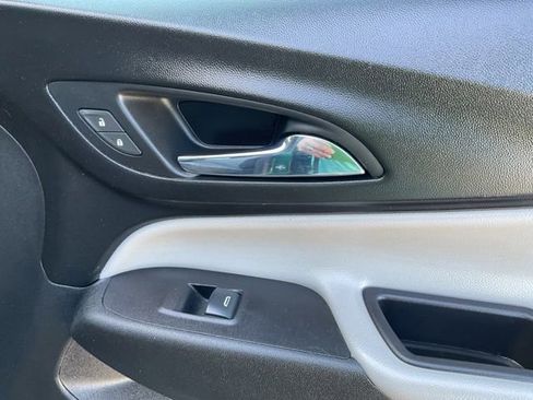 Used 2018 Chevrolet Equinox LS w/ LPO, Protection Package FWD image 19
