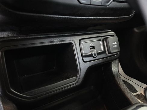 Used 2020 Jeep Renegade Sport image 29