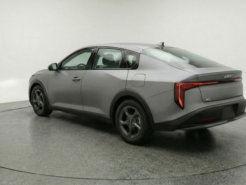 Used 2025 Kia K4 LXS image 6