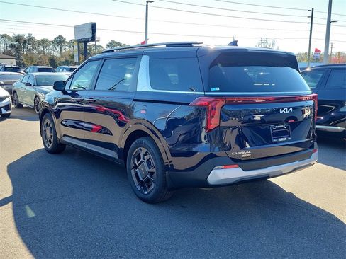 New 2026 Kia Carnival EX image 4