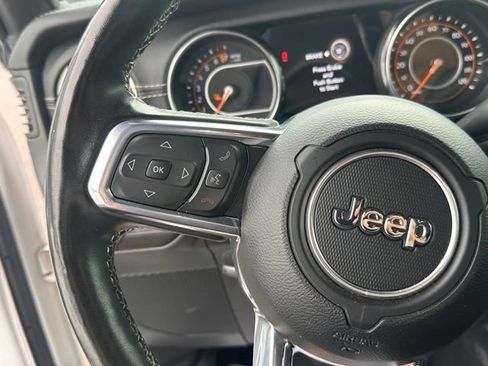 Used 2022 Jeep Gladiator Overland w/ Popular Equipment Package AWD/4WD image 27