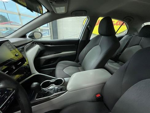 Used 2021 Toyota Camry LE FWD image 12
