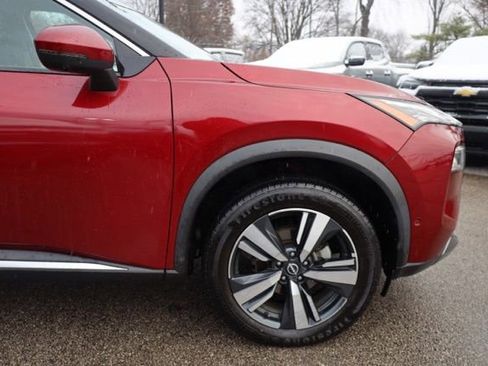 Used 2023 Nissan Rogue SV image 12