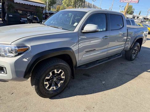 Used 2021 Toyota Tacoma TRD Off-Road w/ Technology Package image 4