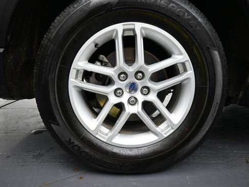 Used 2025 Ford Explorer Active w/ Active Comfort Package RWD image 39