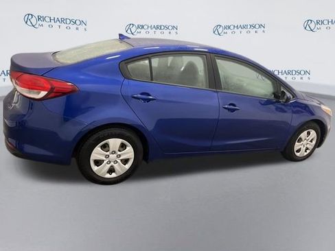 Used 2017 Kia Forte LX image 6