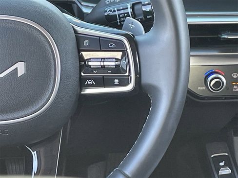 Certified 2025 Kia Sorento EX image 23