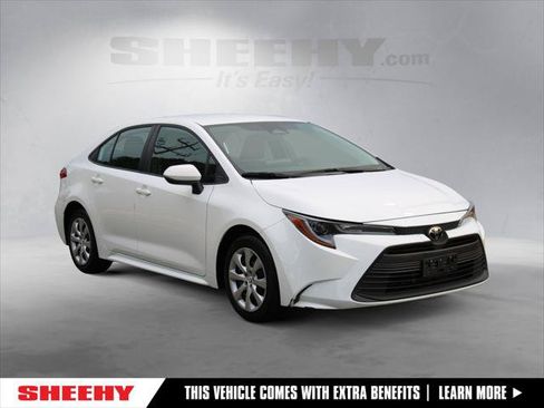 Certified 2025 Toyota Corolla LE FWD image 1