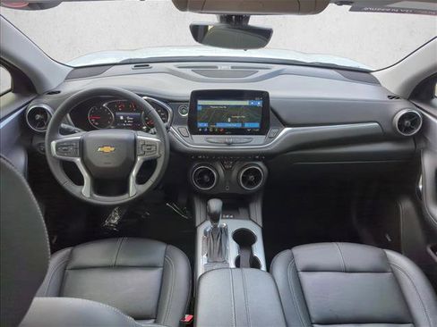 Used 2023 Chevrolet Blazer LT w/ Sound & Technology Package FWD image 19
