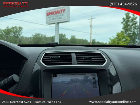 Used 2017 Ford Explorer XLT w/ Equipment Group 201A AWD/4WD image 33