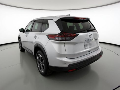 Used 2025 Nissan Rogue SV image 6