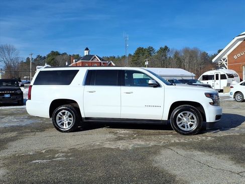 Used 2019 Chevrolet Suburban LT image 4