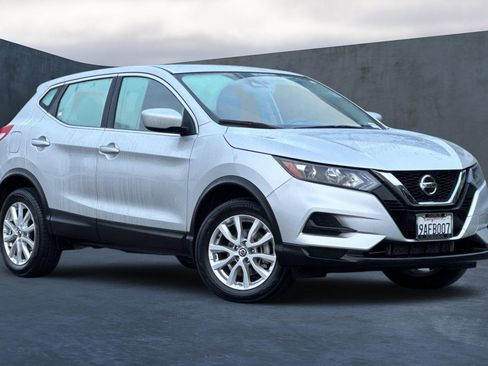 Certified 2022 Nissan Rogue Sport S image 2