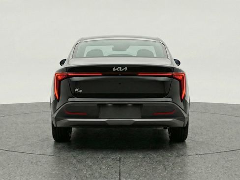 Used 2025 Kia K4 LXS image 7