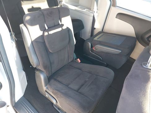 Used 2014 Dodge Grand Caravan SXT w/ Rear Park Assist Package image 11