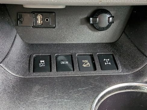 Used 2016 Toyota Highlander XLE AWD/4WD image 37