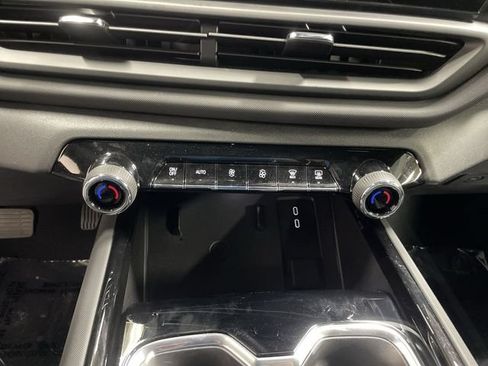 Certified 2025 Chevrolet Silverado EV LT AWD/4WD image 19