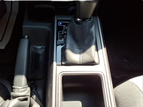 Used 2023 Toyota Tacoma TRD Sport AWD/4WD image 23