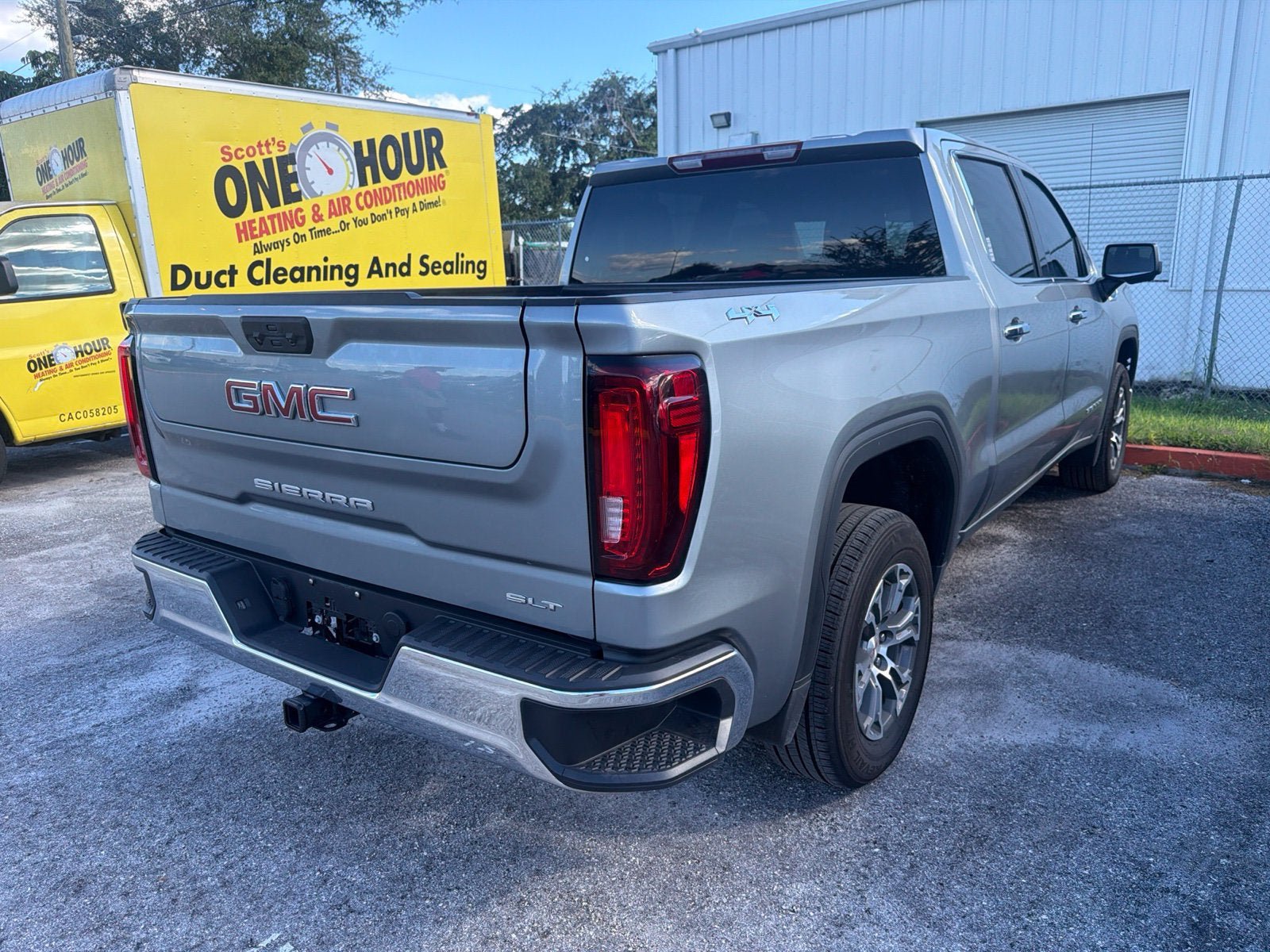 Used 2026 GMC Sierra 1500 SLT AWD/4WD image 14
