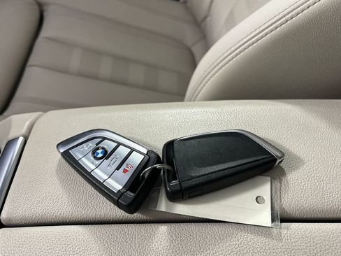 Used 2021 BMW X5 xDrive40i w/ M Sport Package AWD/4WD image 30