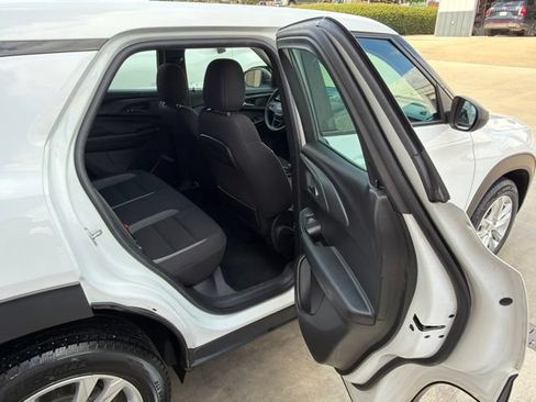 Used 2023 Chevrolet TrailBlazer LS FWD image 20