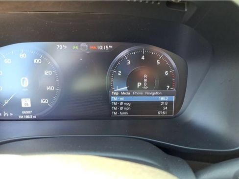 Used 2021 Volvo XC40 T5 Momentum w/ Climate Package AWD/4WD image 18