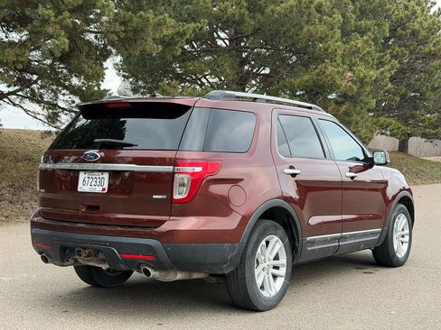 Used 2015 Ford Explorer XLT w/ Equipment Group 202A image 3
